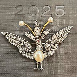 JBK  (Jackie Bouvier Kennedy) by CAMROSE‎ AND KROSS BROOCH PEARL RHINESTONE